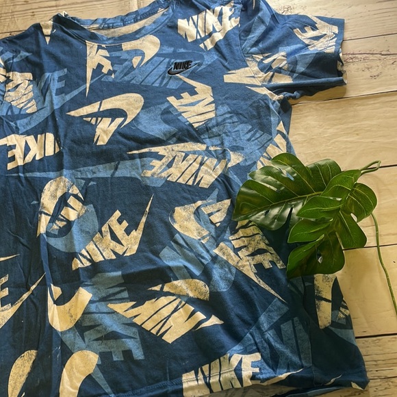 Nike boys tshirt - Picture 2 of 7